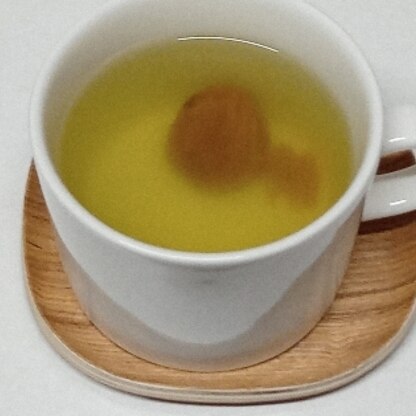 緑茶に醤油意外だったけど変化なく、梅干しのすっぱさで疲れがほぐれる～♪こちらもイッタラで紅茶を主にやスープに使ってますおかわりするからちょうどいい大きさです^^